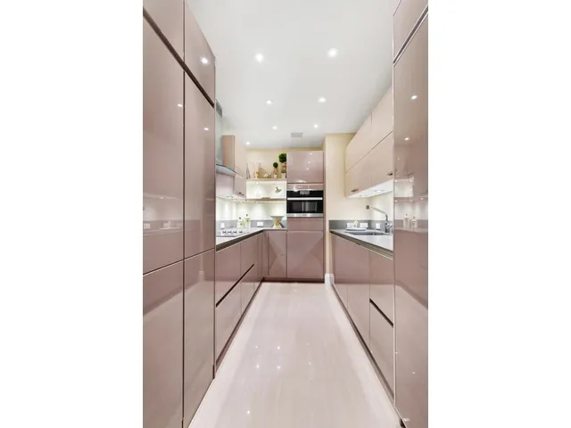 $3,200,000 | 641 5th Avenue, Unit 30F | Midtown East