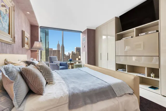 $3,200,000 | 641 5th Avenue, Unit 30F | Midtown East