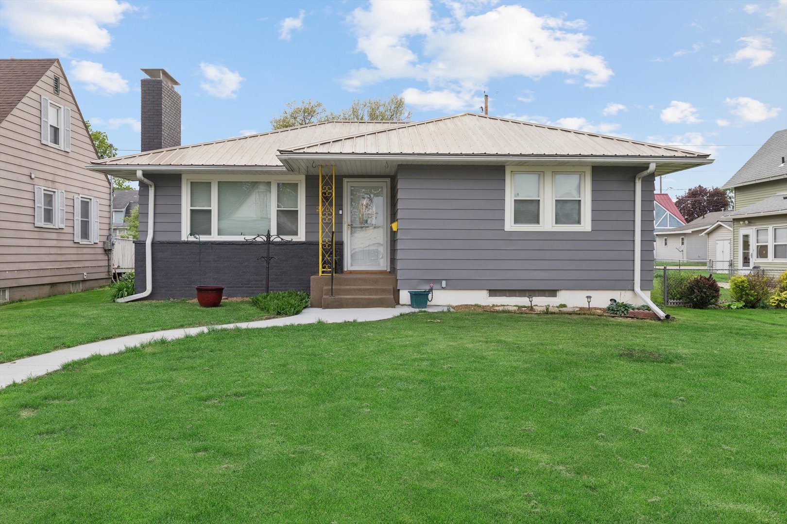 2408 Chancy Street Clinton, IA 52732 - Photo 2 of 44 Gallery Image 2