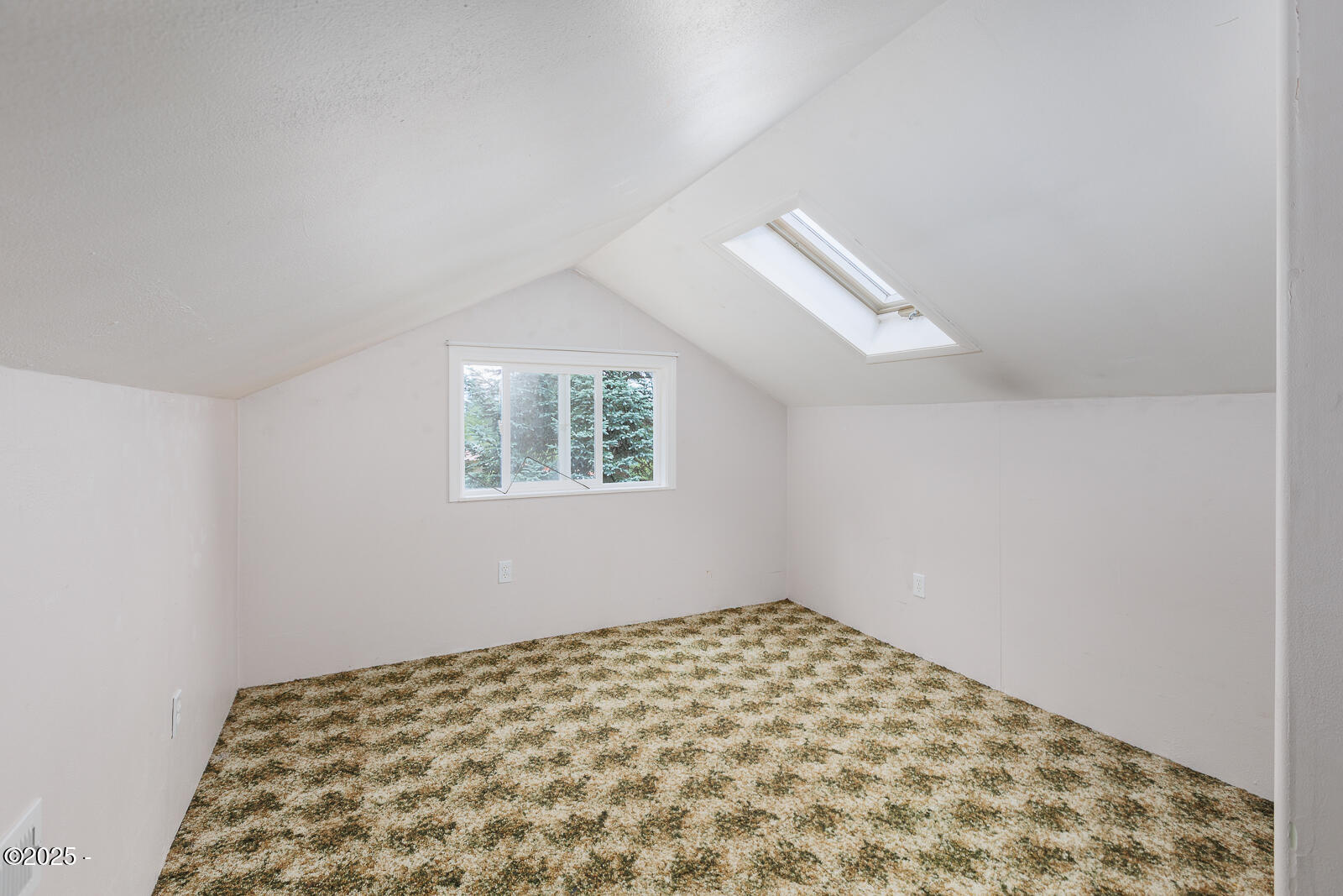 301 Elk City Road Toledo, OR 97391 - Photo 14 of 27 -27