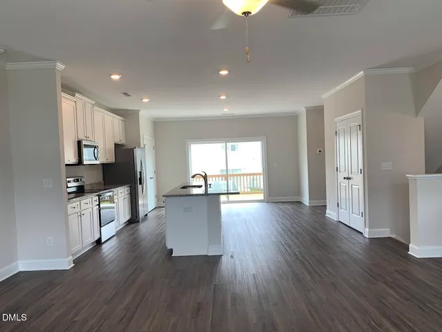 $2,095 | 6914 Point Bar Place, Raleigh, NC 27616