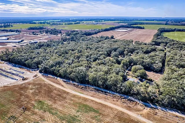 $324,900 | 300 South Us Highway, Bell, FL 32619