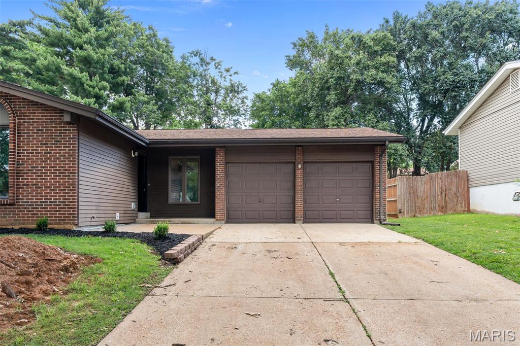 555 Braebridge Road Manchester, MO 63021 - Photo 3 of 47