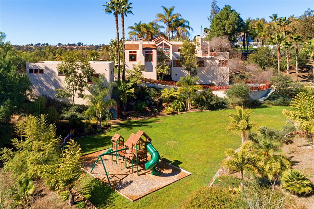 2916 Lone Jack Road Encinitas, CA 92024 - Photo 2 of 25