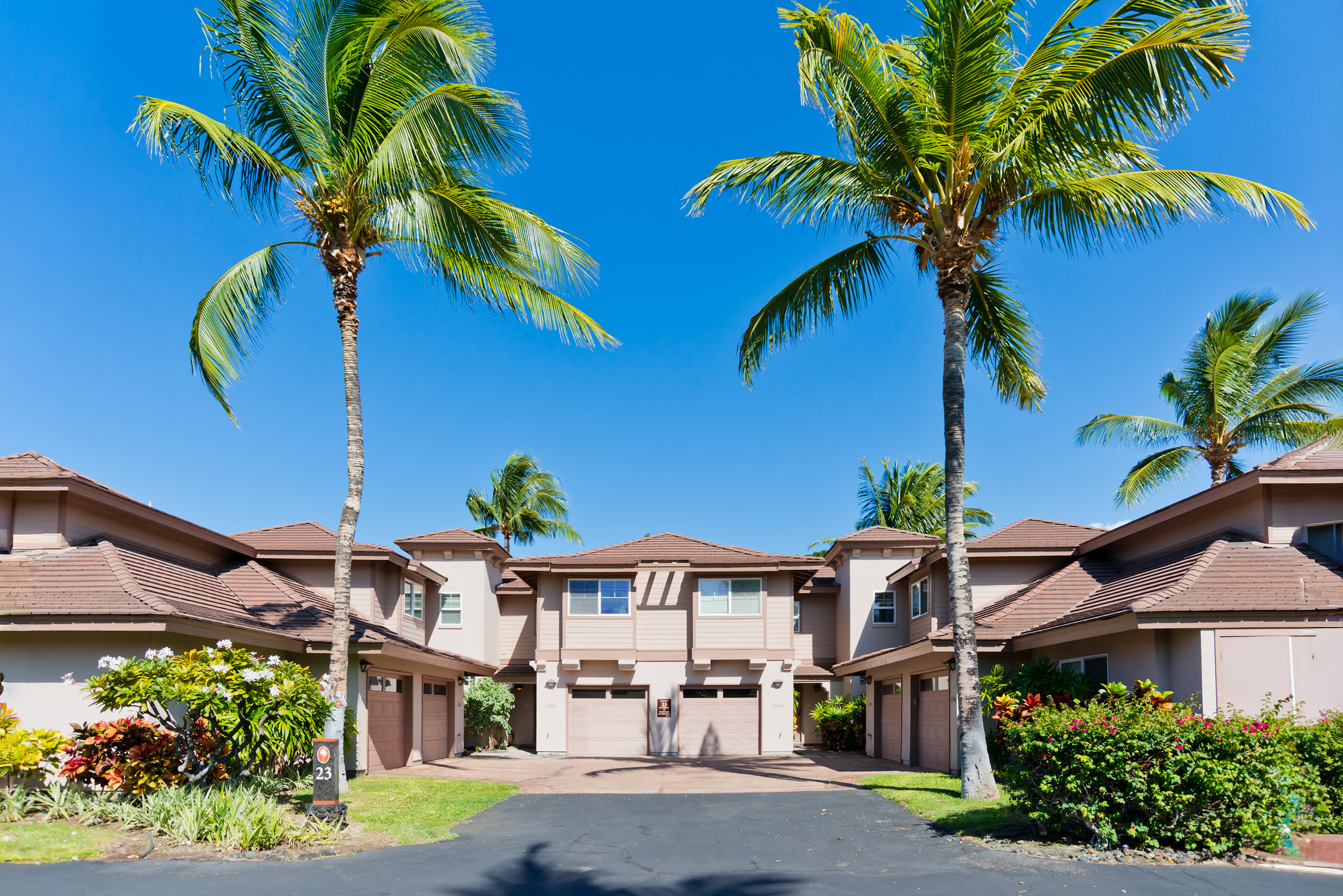 69-555 Waikoloa Beach Drive, Unit 2303 Waikoloa, HI 96738 - Photo 28 of 30 a view of a house with a street