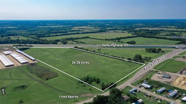 a view of a tennis court