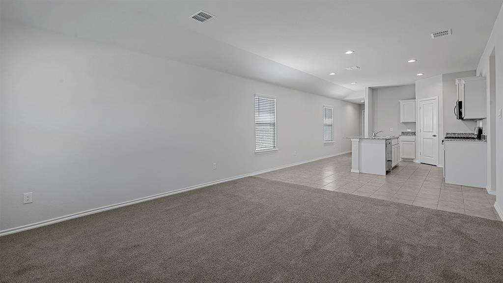 180 Mojave Road Boyd, TX 76023 - Photo 9 of 38 a view of empty room