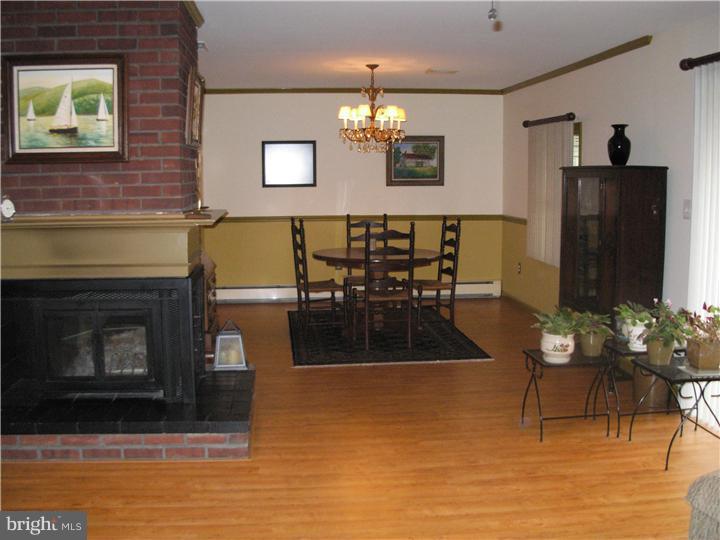 48 Fallenrock Road Levittown, PA 19056 - Photo 5 of 19 Dining Room