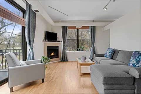 $265,000 | 811 South Lytle Street, Unit 103, Chicago, IL 60607