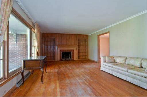 2421 Covert Road Glenview, IL 60025 - Photo 2 of 16