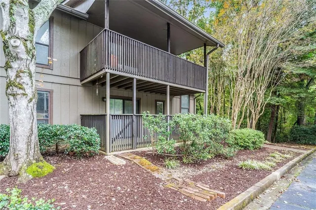 $270,000 | 1307 Cumberland Court Southeast, Smyrna, GA 30080