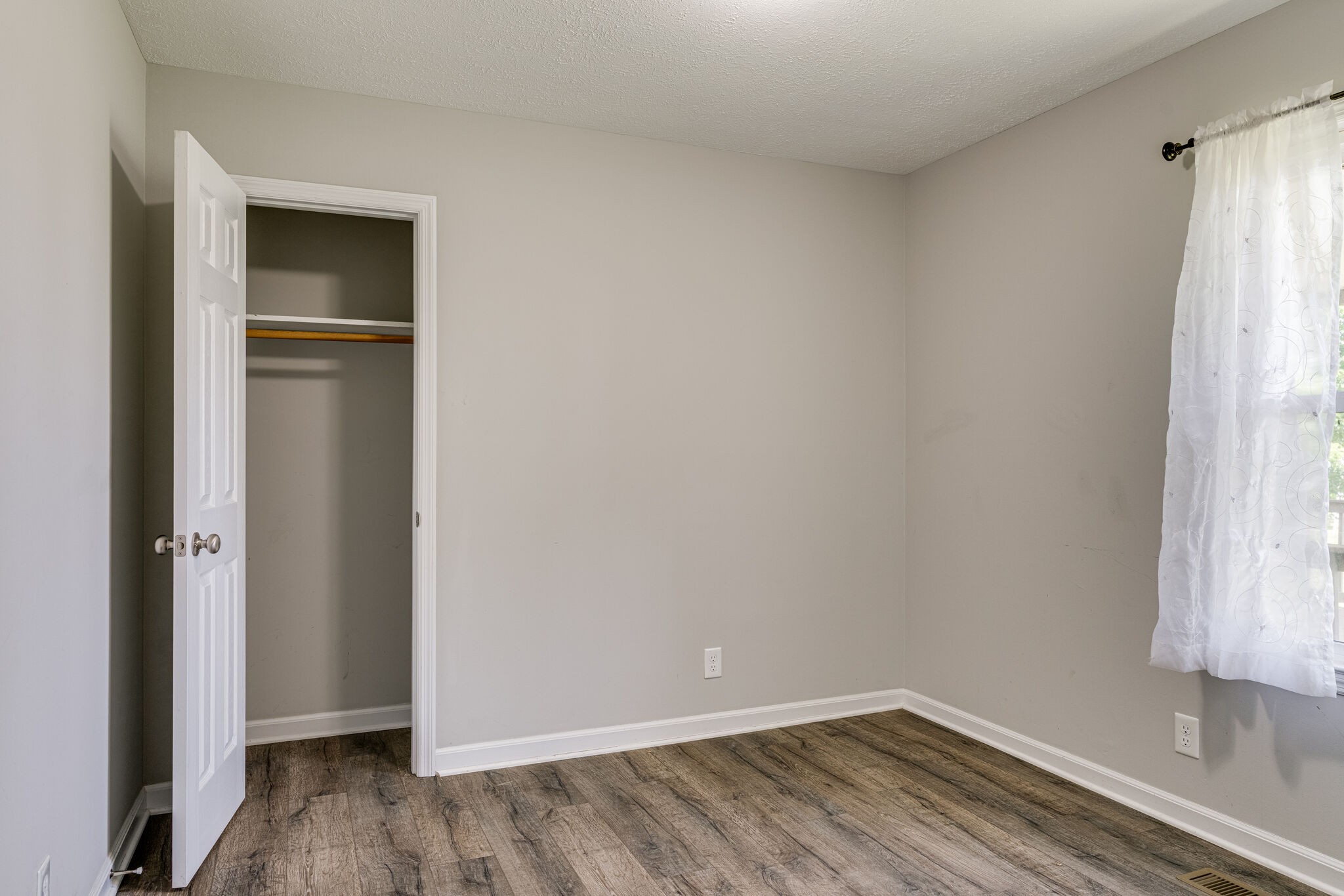 4752 Lahr Road Springfield, TN 37172 - Photo 11 of 27 wooden floor in an empty room