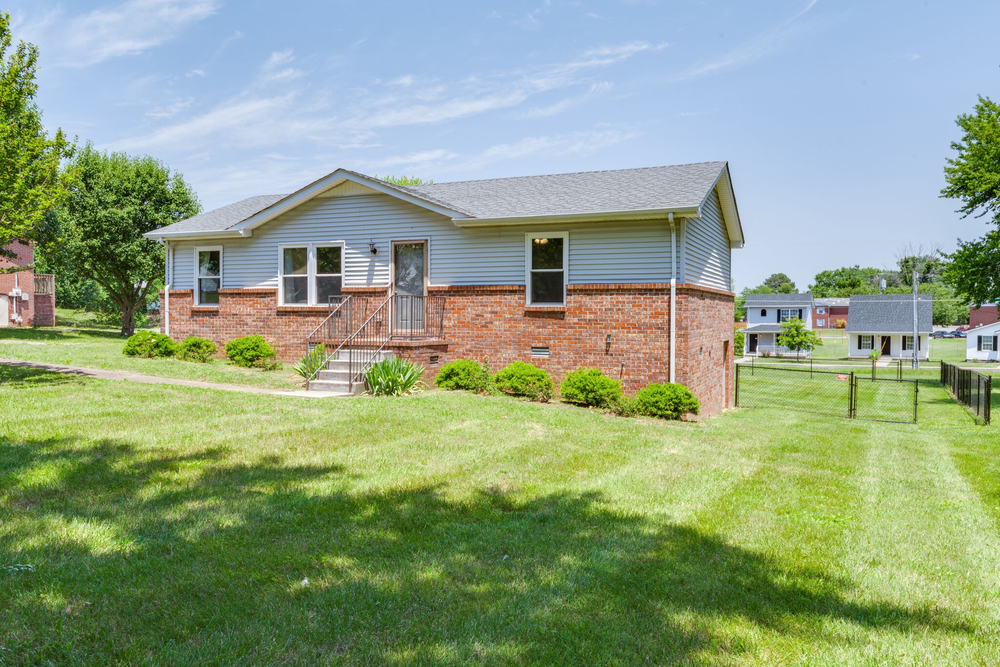 4752 Lahr Road Springfield, TN 37172 - Photo 3 of 27 a front view of house with yard and green space