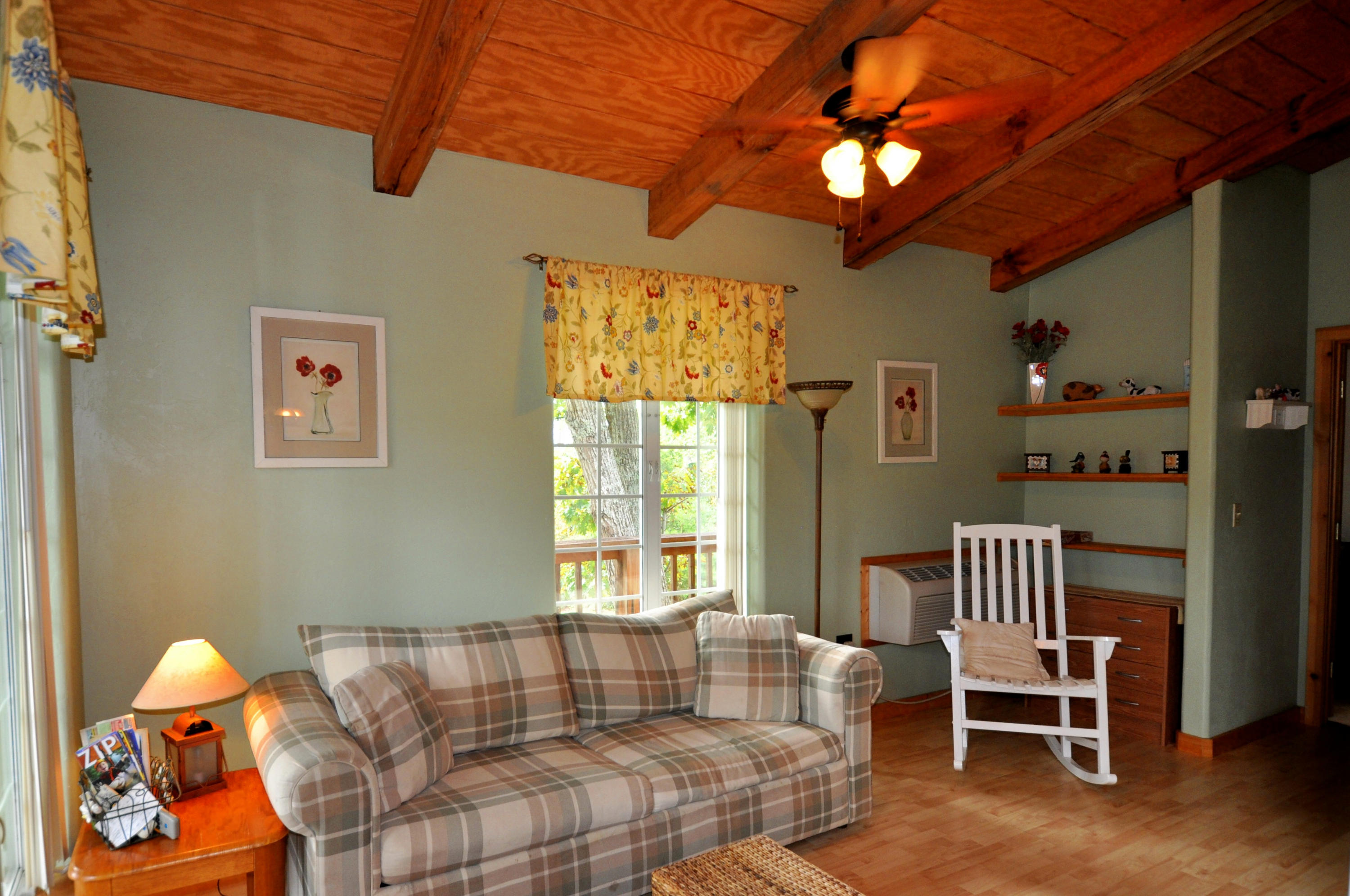 735 Rudd Hollow Road Townsend, TN 37882 - Photo 20 of 34 Cabin one sitting area