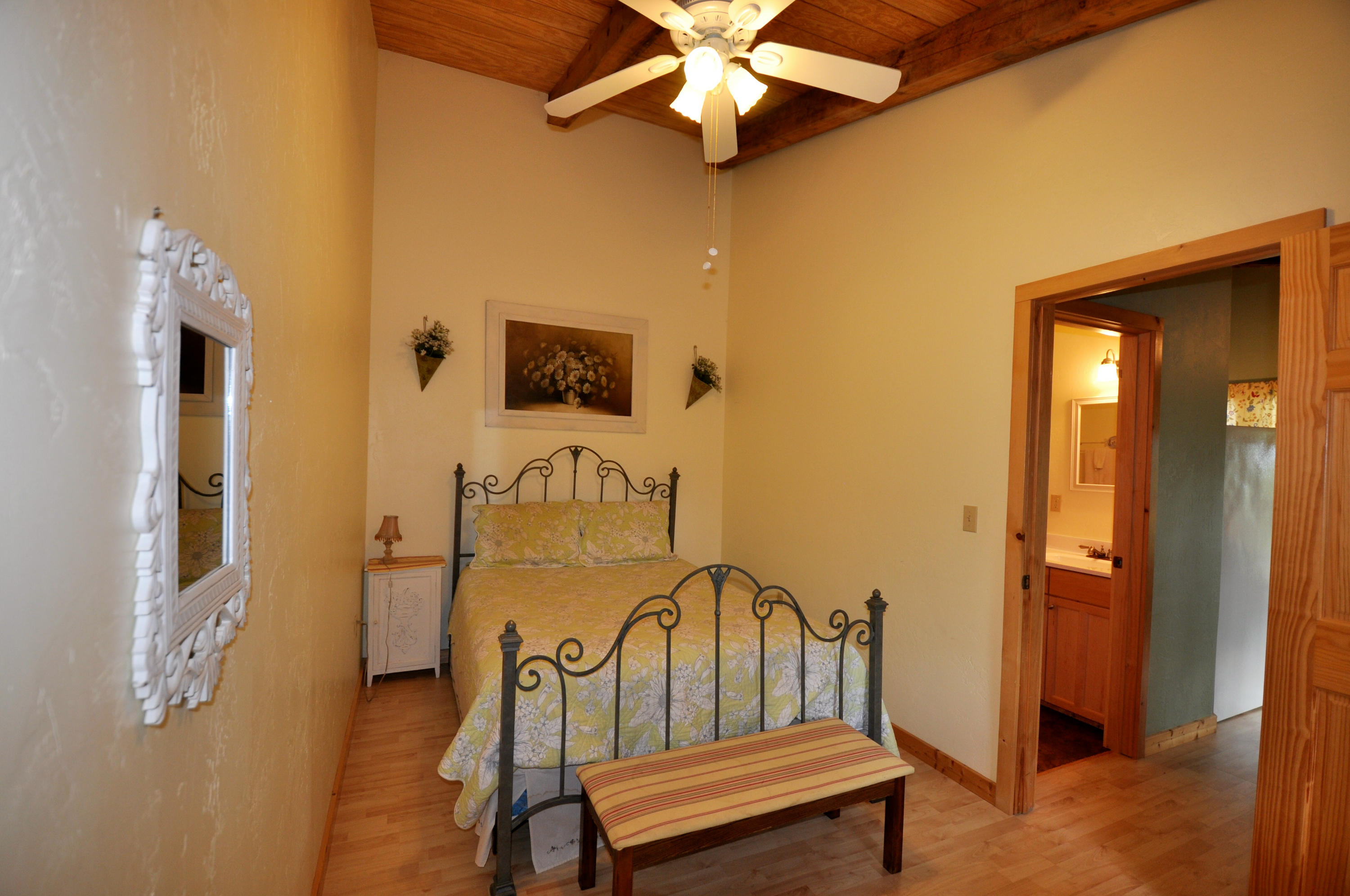 735 Rudd Hollow Road Townsend, TN 37882 - Photo 23 of 34 Cabin one bedroom