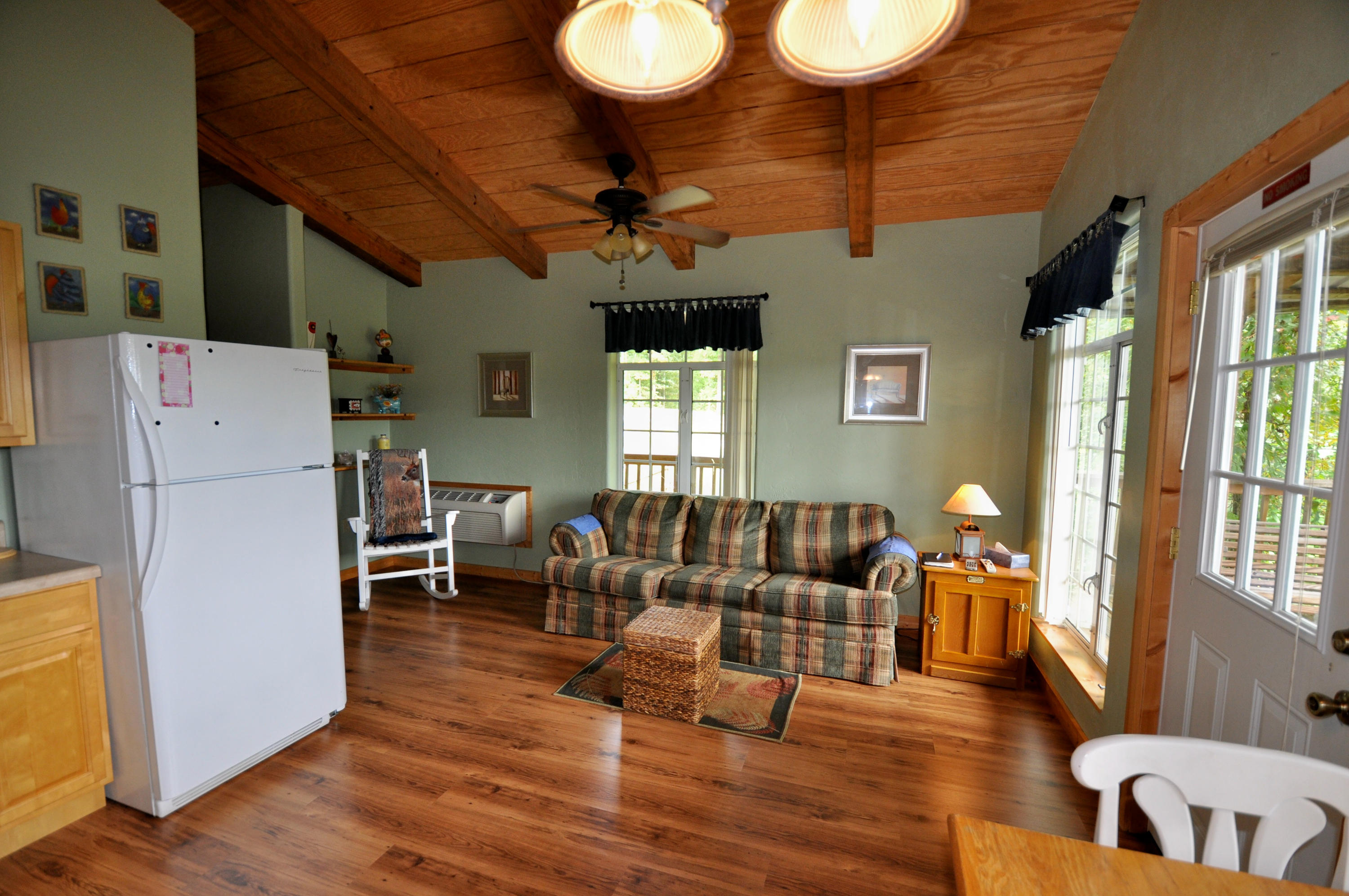 735 Rudd Hollow Road Townsend, TN 37882 - Photo 29 of 34 Cabin two sitting area