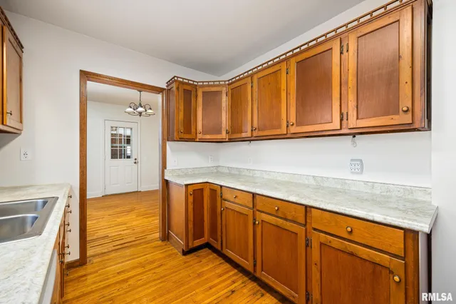 $199,900 | 601 Roosevelt Street, Creve Coeur, IL 61610