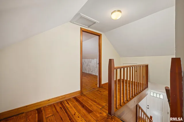 $199,900 | 601 Roosevelt Street, Creve Coeur, IL 61610