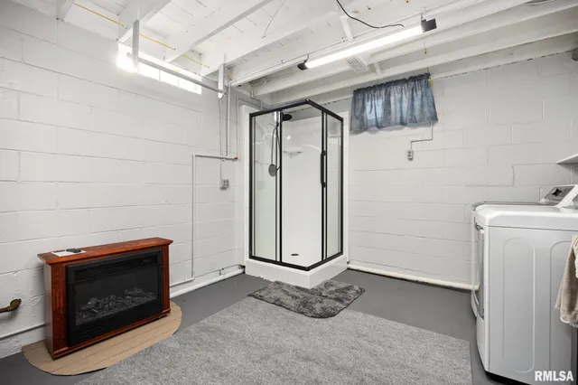 $199,900 | 601 Roosevelt Street, Creve Coeur, IL 61610