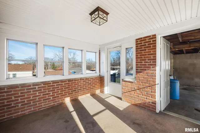 $199,900 | 601 Roosevelt Street, Creve Coeur, IL 61610