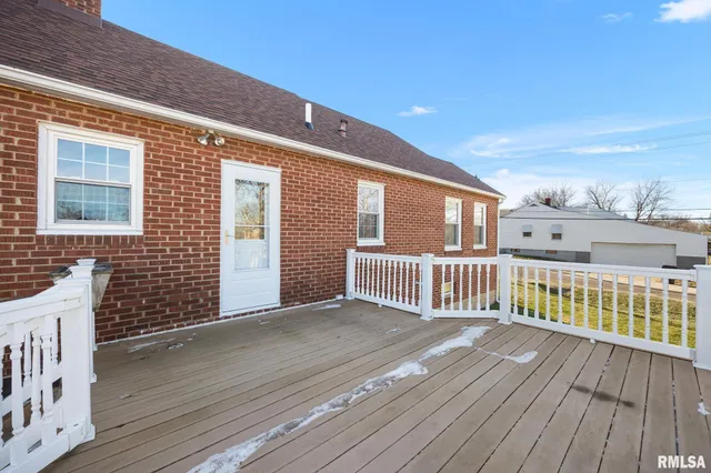 $199,900 | 601 Roosevelt Street, Creve Coeur, IL 61610