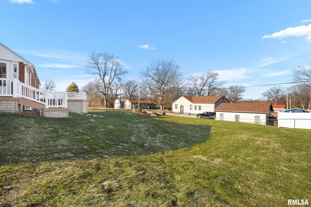 $199,900 | 601 Roosevelt Street, Creve Coeur, IL 61610