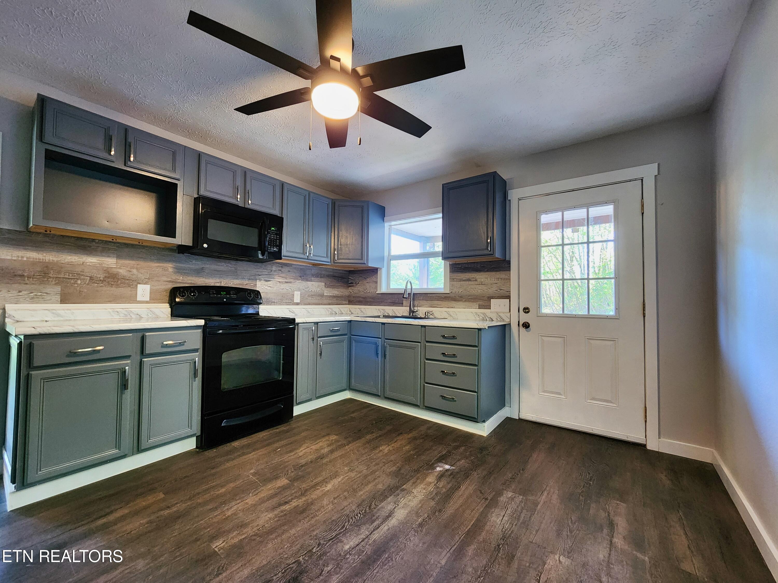 366 Coolidge Road La Follette, TN 37766 - Photo 8 of 42 19