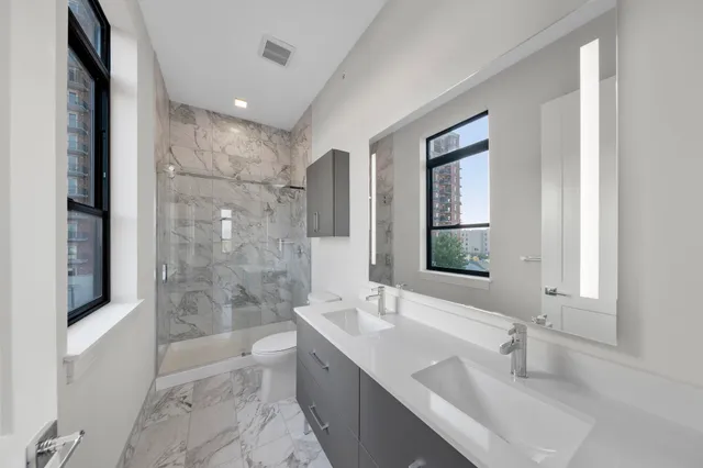 $3,800 | 121 34th Street, Unit 408, Union City, NJ 07087