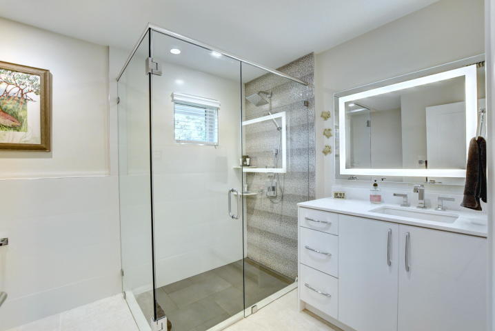 7451 Northeast Bay Isle Court Boca Raton, FL 33487 - Photo 12 of 41 Powder Room