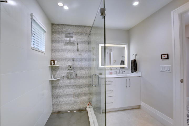 7451 Northeast Bay Isle Court Boca Raton, FL 33487 - Photo 21 of 41 Bathroom 4