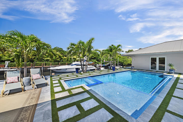 7451 Northeast Bay Isle Court Boca Raton, FL 33487 - Photo 26 of 41 Pool and Deck