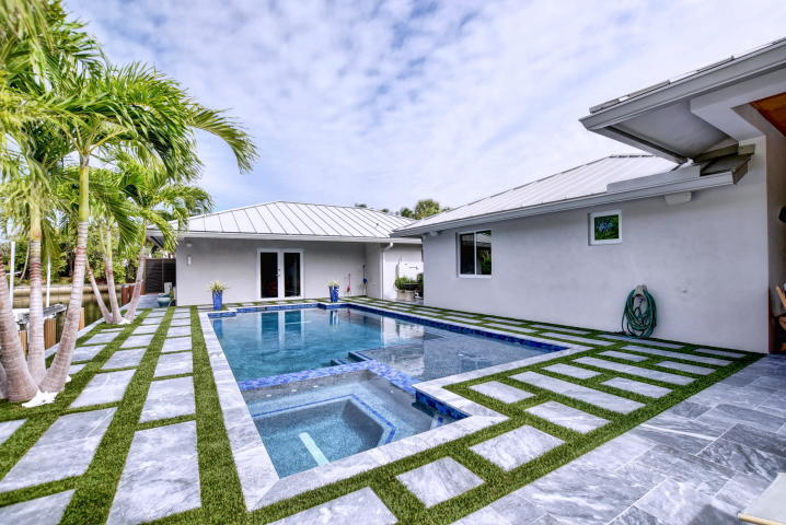 7451 Northeast Bay Isle Court Boca Raton, FL 33487 - Photo 28 of 41 Pool and Spa