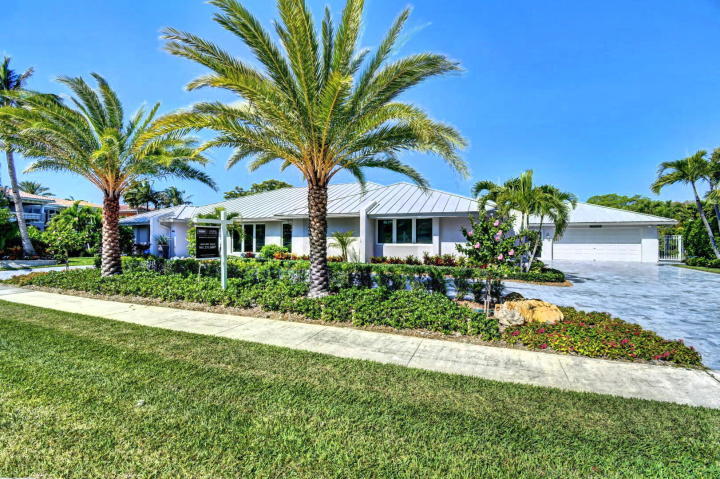 7451 Northeast Bay Isle Court Boca Raton, FL 33487 - Photo 7 of 41 Front