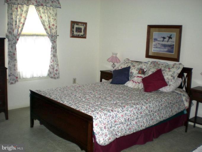 1 Anderson Ridge Road Catonsville, MD 21228 - Photo 14 of 21 Lightly decorated bedroom