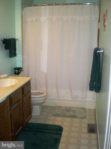 1 Anderson Ridge Road Catonsville, MD 21228 - Photo 16 of 21 Hall bathroom with tub/shower combo