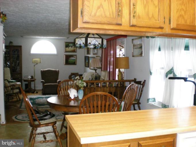 1 Anderson Ridge Road Catonsville, MD 21228 - Photo 6 of 21 Open kitchen & Breakfast space