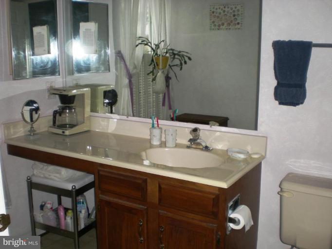 1 Anderson Ridge Road Catonsville, MD 21228 - Photo 10 of 21 Extra sink space outside of this room