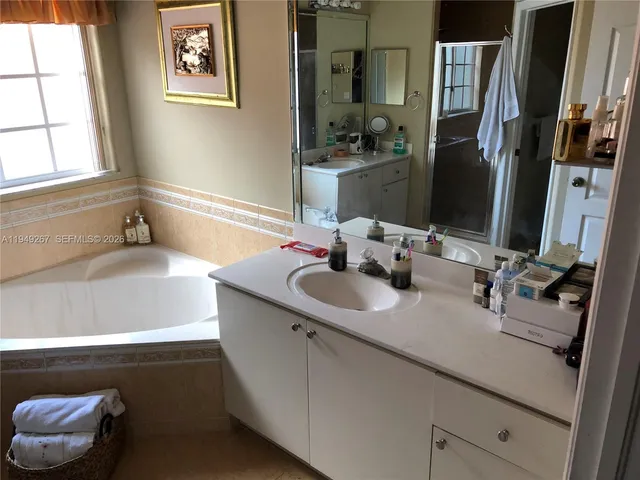 $750,000 | 15364 Southwest 32nd Terrace, Miami, FL 33185