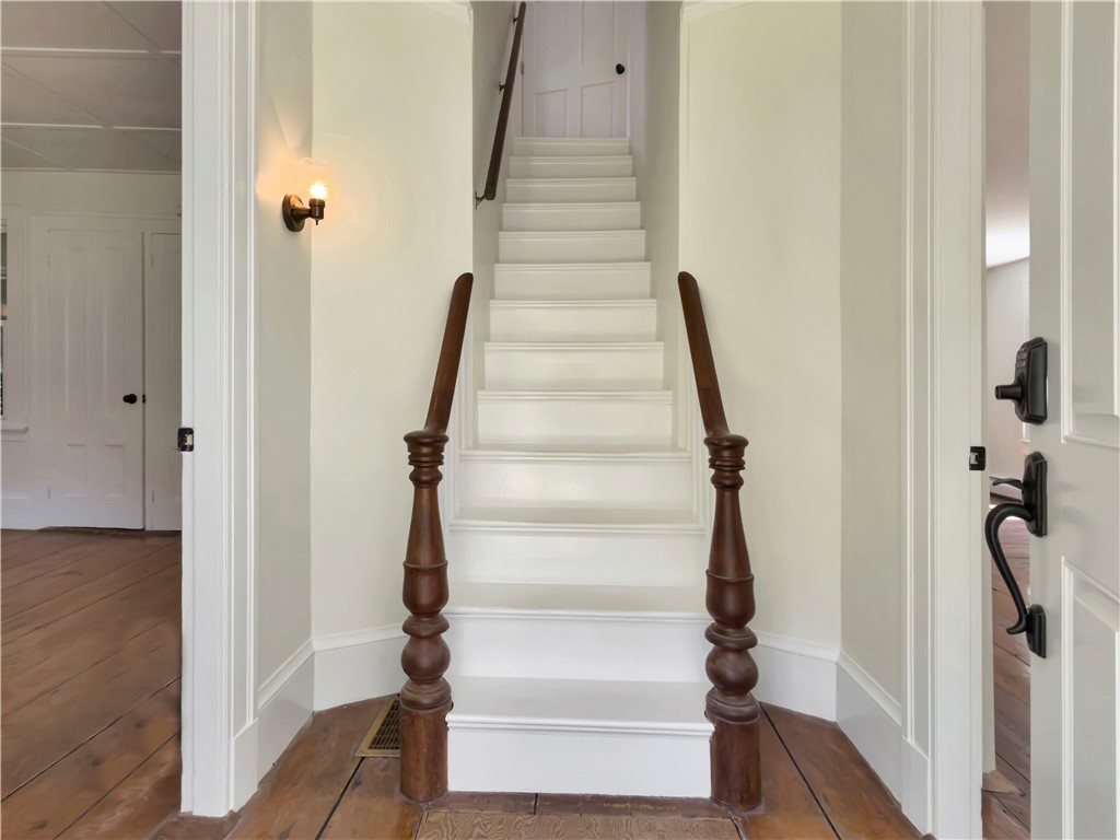 33 Indian Pond Road Kingston, MA 02364 - Photo 5 of 44