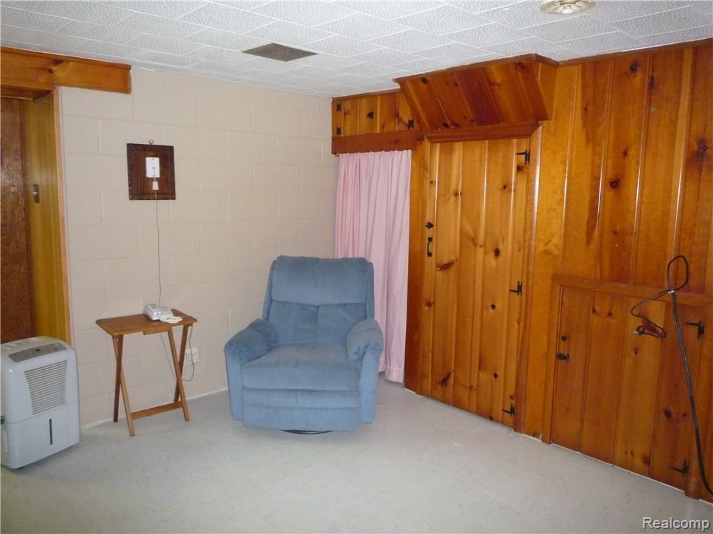 3098 York Road Rochester, MI 48309 - Photo 80 of 91 P1070964.JPG