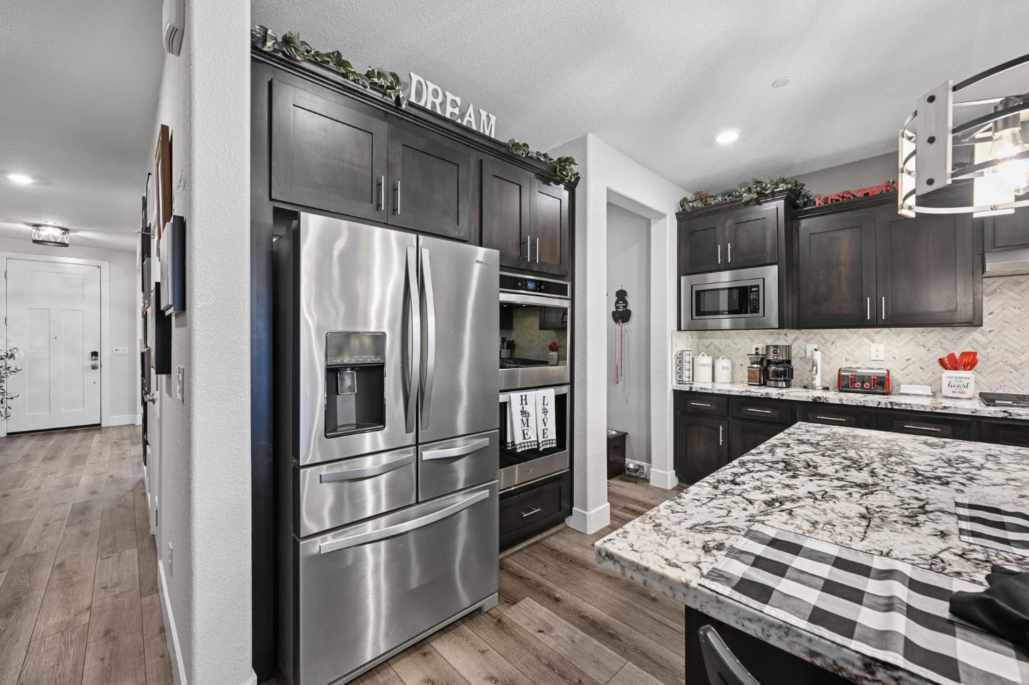 9016 Plympton Loop Roseville, CA 95747 - Photo 14 of 99 Gallery Image 14