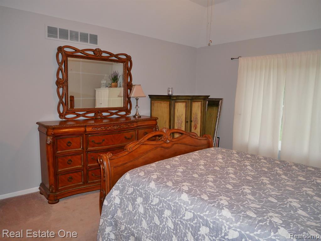 3328 Brompton Rochester Hills, MI 48309 - Photo 31 of 35