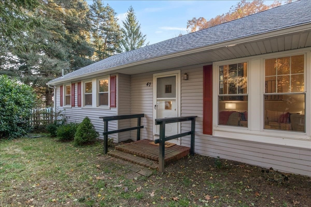 47 R Medway Street Norfolk, MA 02056 - Photo 3 of 42 Gallery Image 3