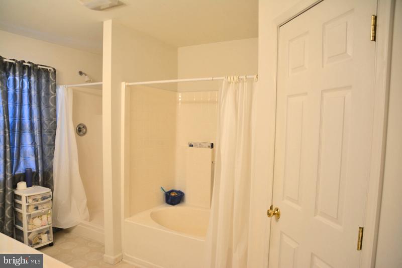 1691 Pioneer Road Lancaster, PA 17602 - Photo 26 of 37 Master Bath