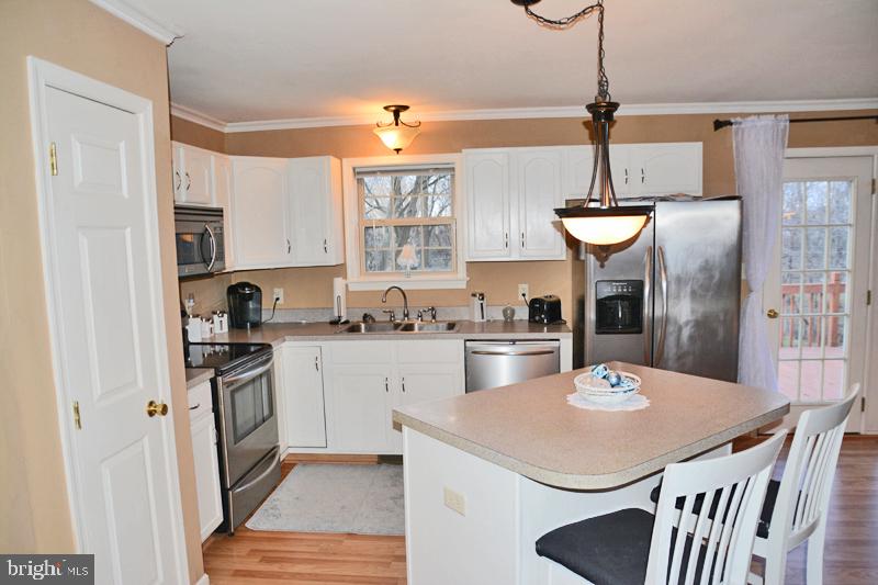 1691 Pioneer Road Lancaster, PA 17602 - Photo 10 of 37 Kitchen