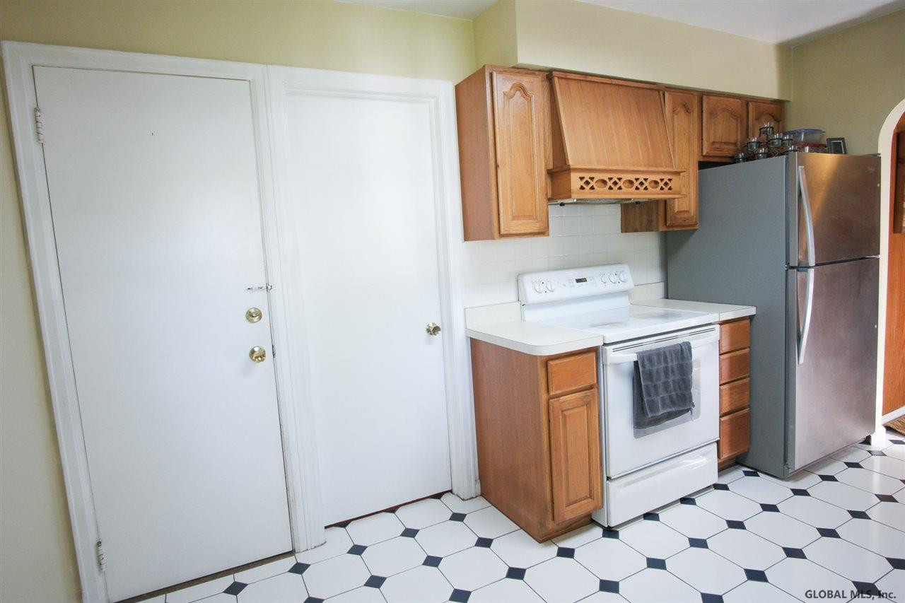 33 Halter Road Bethlehem, NY 12077 - Photo 11 of 28 Photo 11