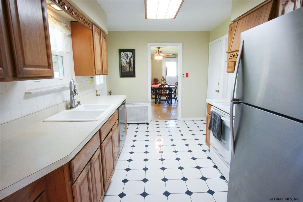 33 Halter Road Bethlehem, NY 12077 - Photo 9 of 28 Photo 9