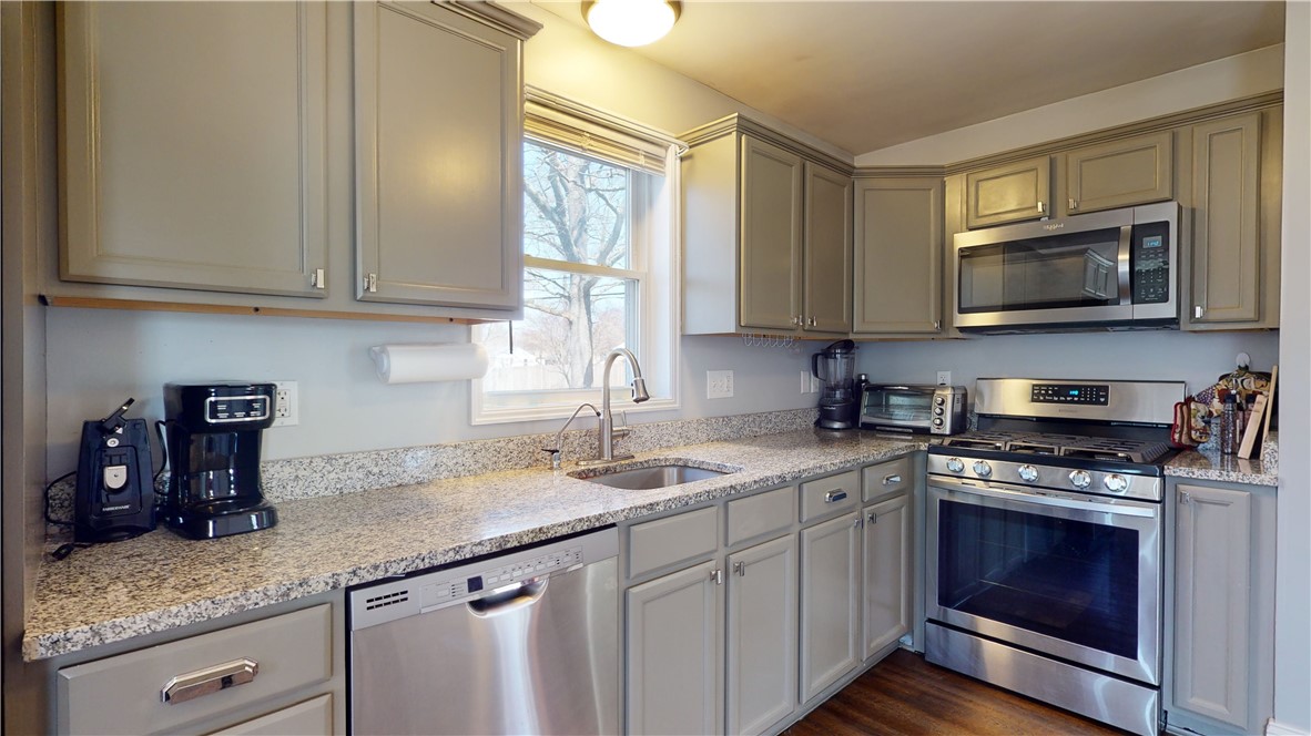 550 West Shore Road Warwick, RI 02889 - Photo 11 of 24