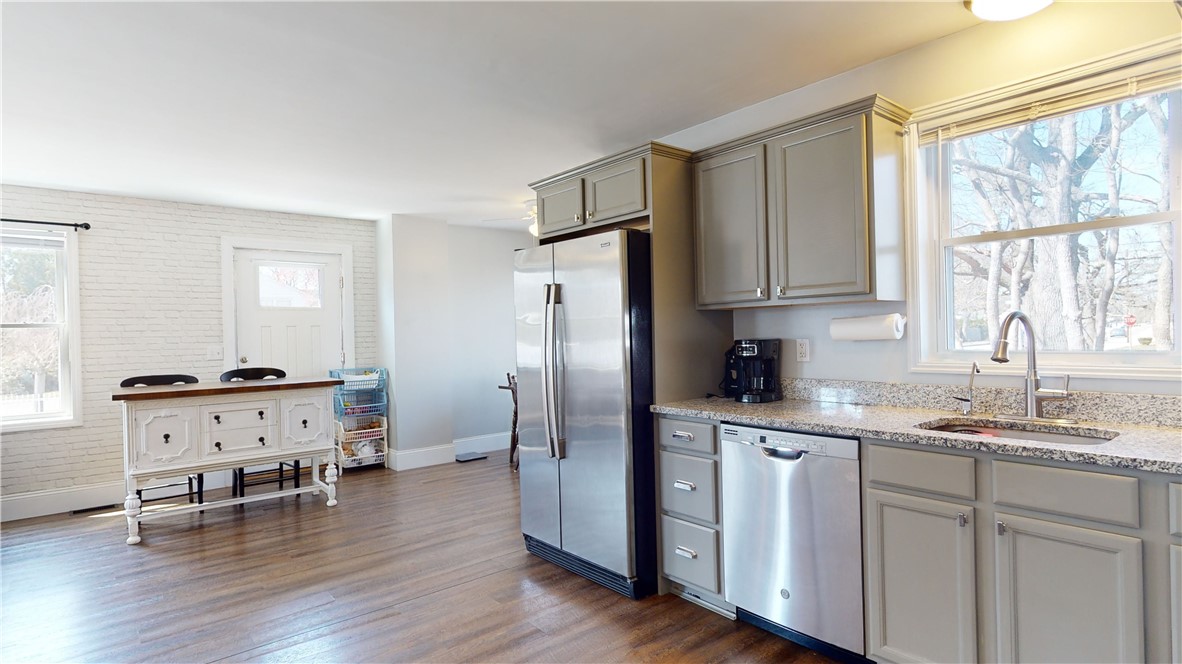 550 West Shore Road Warwick, RI 02889 - Photo 12 of 24