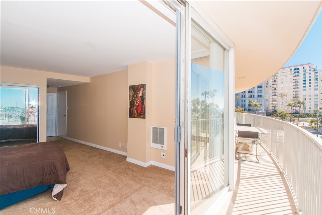 700 East Ocean Boulevard, Unit 706 Long Beach, CA 90802 - Photo 22 of 31 a view of a living room and bathroom